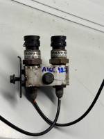 Volvo FH/FM Air Pressure Sensor Pair 20829689 23914 20528336 With Bracket Used view 4