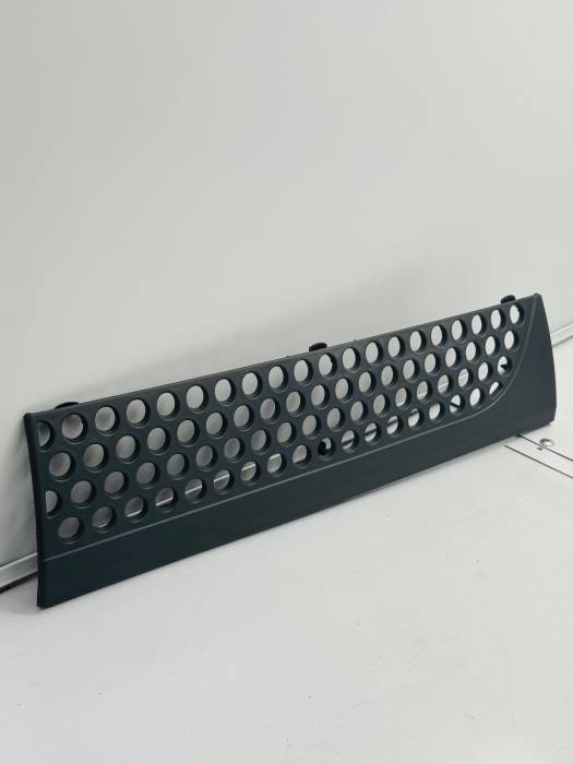 Mercedes Actros MP4/MP5 Lower Left Grille Step Trim A9608852584 102006651 Used view 4