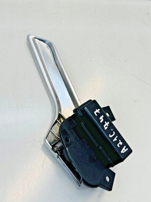 Mercedes Actros MP4 Inner Door Handle RH A0007663824 3068571 A0007663624 Used view 7