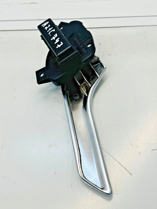 Mercedes Actros MP4 Inner Door Handle RH A0007663824 3068571 A0007663624 Used view 6