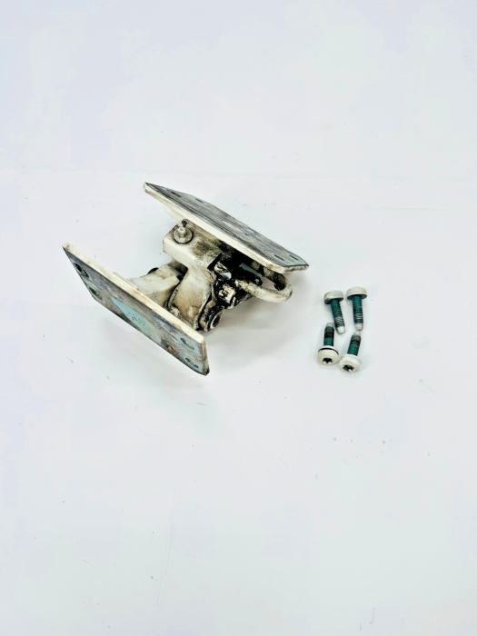 MAN TGA/TGL/TGM/TGS/TGX Upper Door Hinge 81626906049 81626906031 LH Euro 6 view 3