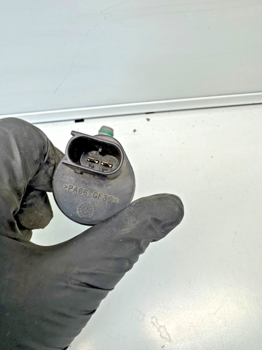 Scania L/P/G/R/S 24V Washer Pump 2530460, 21579984 (2-pin) - Used view 5