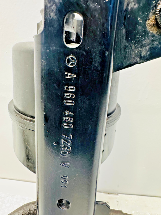 Mercedes Actros/Arocs Power Steering Oil Tank Pipe A9604607235 A0004668502 Used view 4