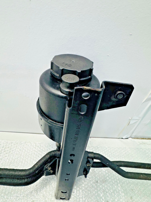 Mercedes Actros/Arocs Power Steering Oil Tank Pipe A9604607235 A0004668502 Used view 5