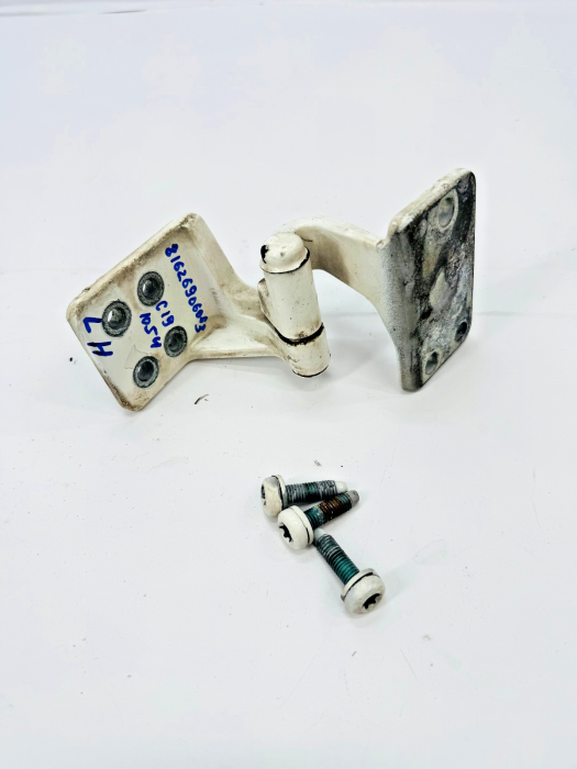 MAN TGA/TGL/TGM/TGX Door Hinge Lower Left 81626906063 81.62690-6063 view 3