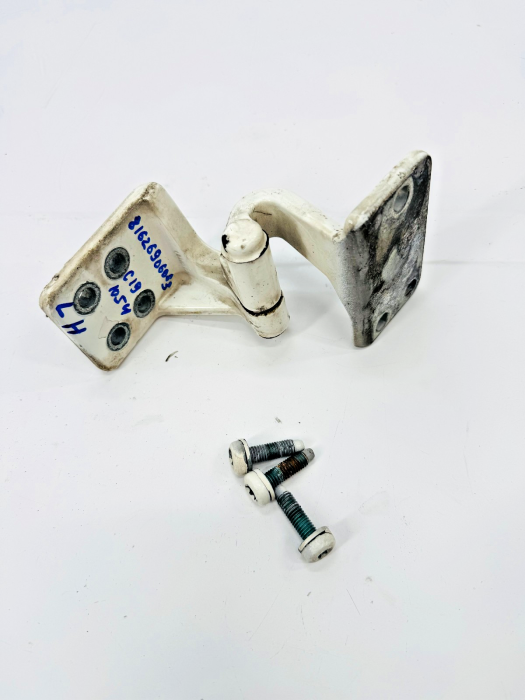 MAN TGA/TGL/TGM/TGX Door Hinge Lower Left 81626906063 81.62690-6063 view 4