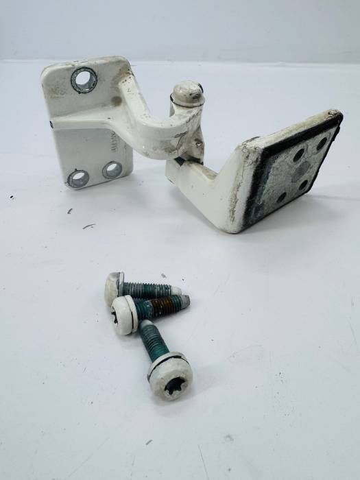 MAN TGA/TGL/TGM/TGX Door Hinge Lower Left 81626906063 81.62690-6063 view 5