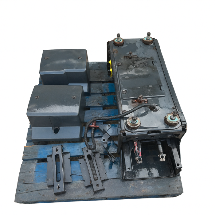 Man TGX/TGS Battery Box Assembly w/ Covers 81418606137 81.41860-6137 Euro 6 Used Battery Supports & Housings Battery Supports & Housings