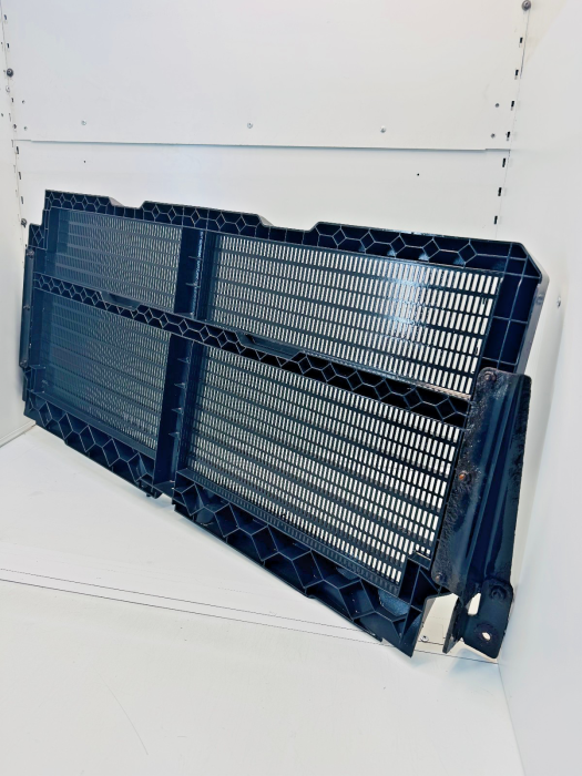 Mercedes Actros MP4 Radiator Air Control Grille A9605002316 A9605002416 Used view 5