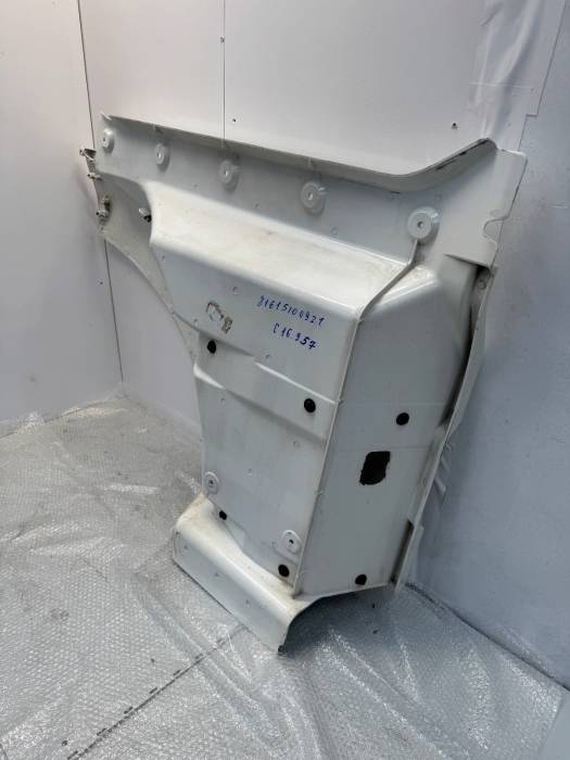 MAN TGX TGA LH Cab Step Wheel Arch Panel 81615100921 81615100545 81615100549 view 6