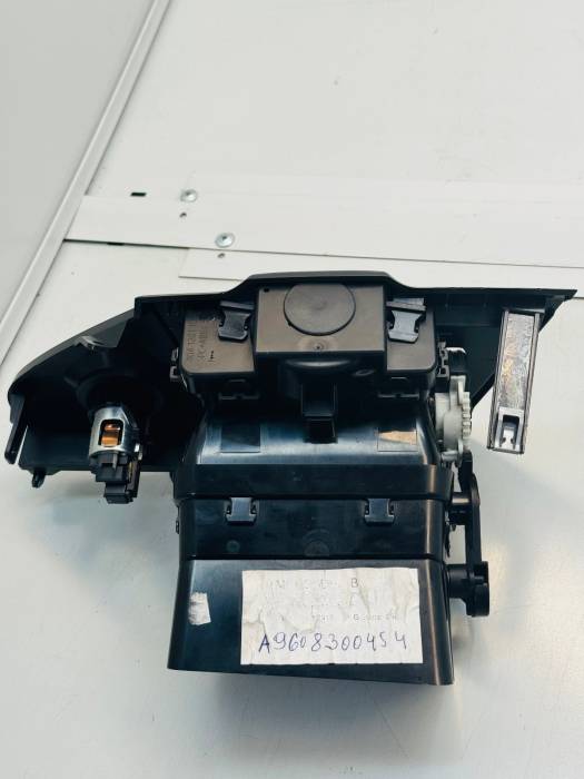 Mercedes Actros MP4 Dashboard Air Vent Centre Left A9608300454 24V Used view 3