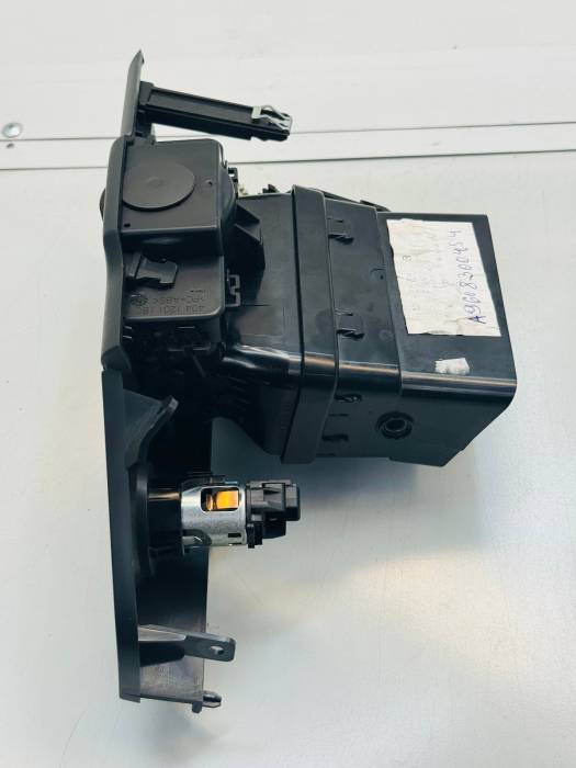 Mercedes Actros MP4 Dashboard Air Vent Centre Left A9608300454 24V Used view 4