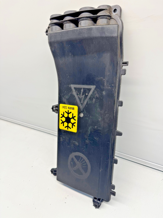 MAN TGX Electrical System Cover 81254420123 81.25442‑0123 OEM Used Truck Part view 4