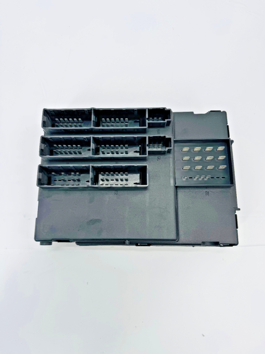 MAN TGX/TGS ZBR2 Body Control ECU 81258067113 4462100070 81258067079 81258067096 view 5