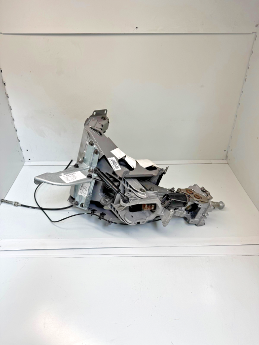 Volvo Steering Column Adjustment Assembly 3980337 20575171 20575169 Used view 3