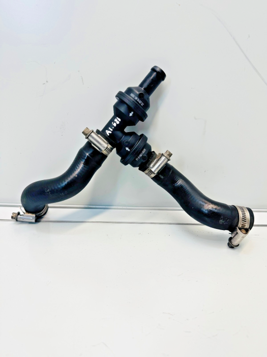 MAN TGS/TGX Heater Coolant Check Valve 81619670026 252910801000 With Hoses Used view 5