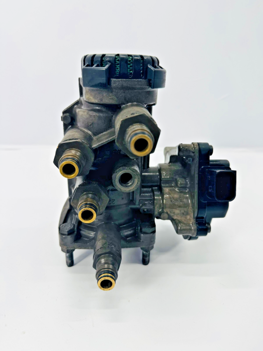 Volvo FH4/FM4 EBS Trailer Brake Modulator 21114977 K028781 23166657 24V Used view 4