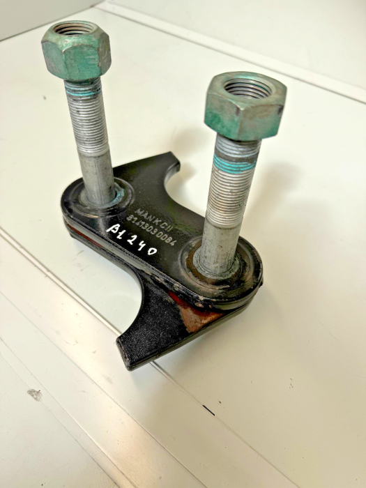 MAN TGA/TGS/TGX Front Leaf Spring Shackle 81413030084 81.41303-0084 Used view 4