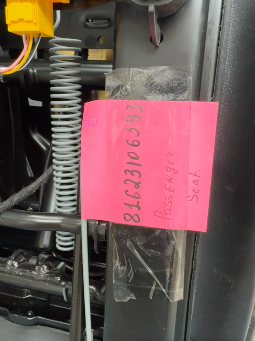 MAN TGX 3 Passenger Seat OEM 81623106393 81623076816 Used Truck Seat view 2