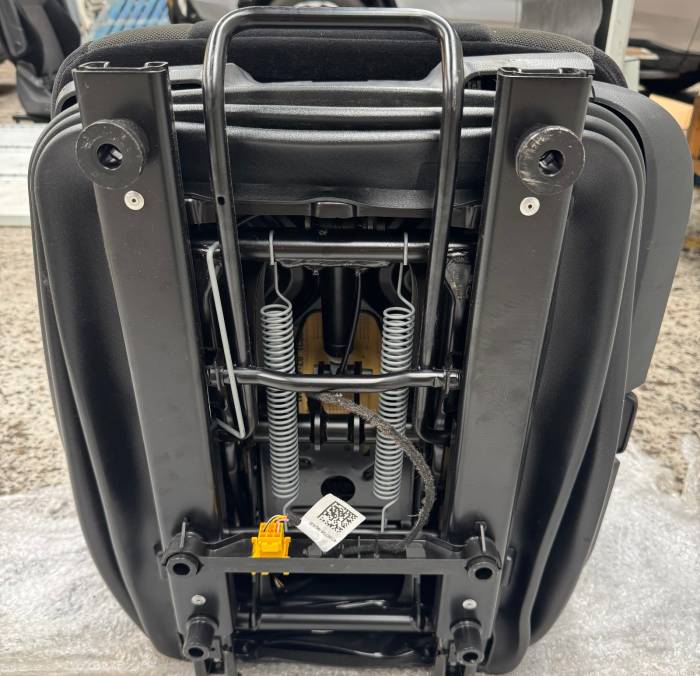 MAN TGX 3 Passenger Seat OEM 81623106393 81623076816 Used Truck Seat view 6