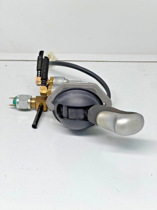 DAF XF/CF Euro 6 Hand Brake Valve Lever 2122579 2231943 2122577 K062734 RH Used