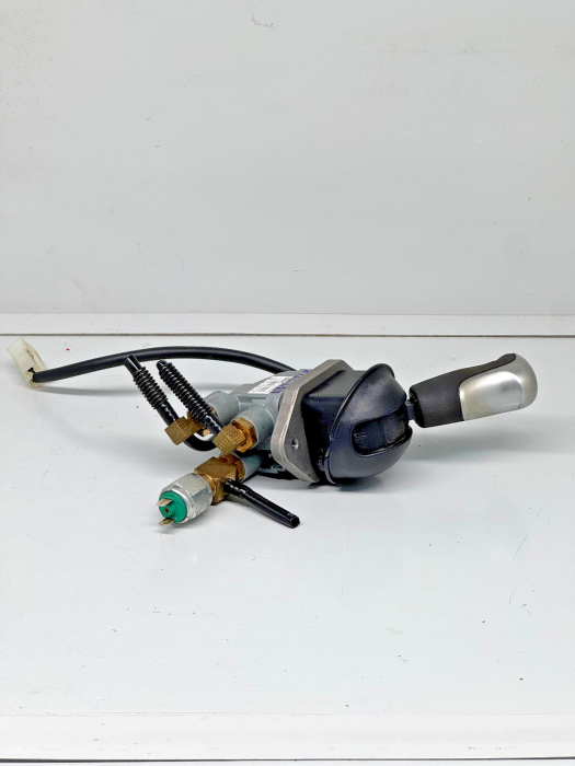 DAF XF/CF Euro 6 Hand Brake Valve Lever 2122579 2231943 2122577 K062734 RH Used