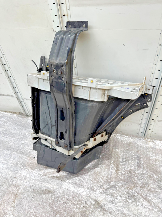 Volvo FH4/FM4 Right Step Plate Assembly RH 82151654 82151656 82141521 82355197 view 5