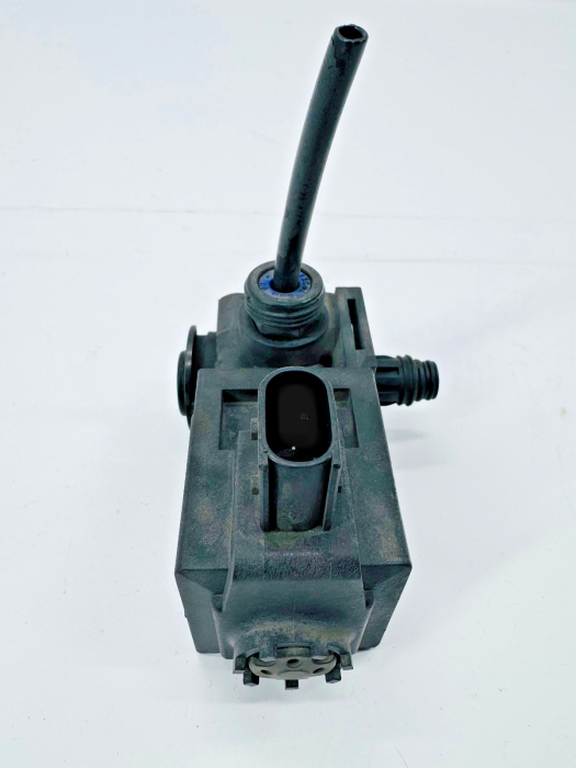 Volvo FH/FM/FMX Solenoid Valve 21472978 23439998 24145125 24V Euro 6 Used view 5