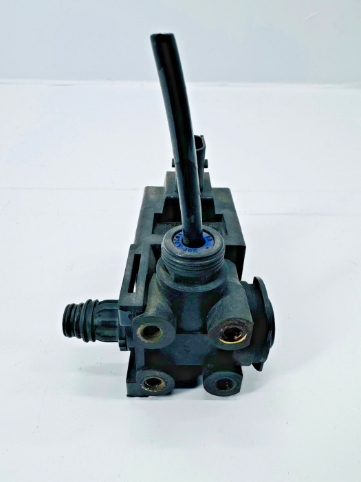 Volvo FH/FM/FMX Solenoid Valve 21472978 23439998 24145125 24V Euro 6 Used view 6