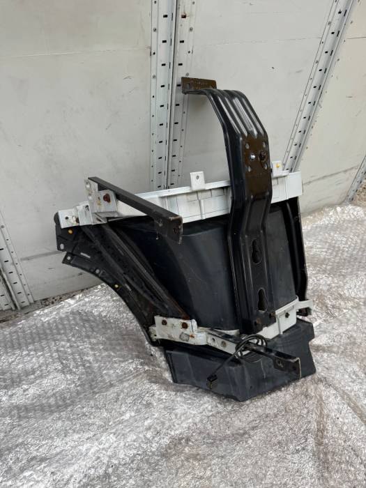 Volvo FH4/FM/FMX Left Step Plate Assembly 82142327 82136982 82142329 82144986 LH view 6