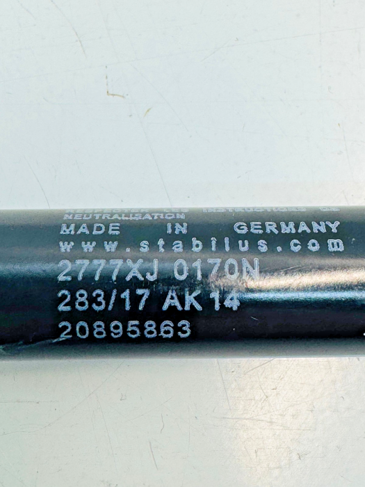 Volvo FH/FM Storage Box Gas Struts 20895863 3981920 8143670 170N Pair Used view 3