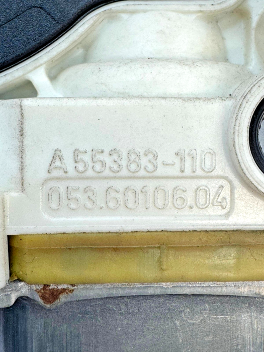 Mercedes Actros MP4 Front Right Window Motor A55383-110 910650-101 A9607201246 view 5