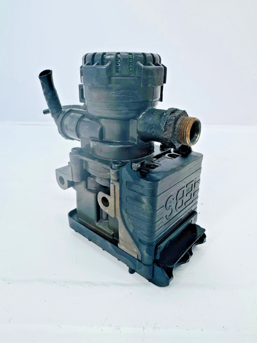 MAN TGX/TGS Front Axle EBS Modulator Valve 81521066067 K050211 81.52106-6067/004 view 5