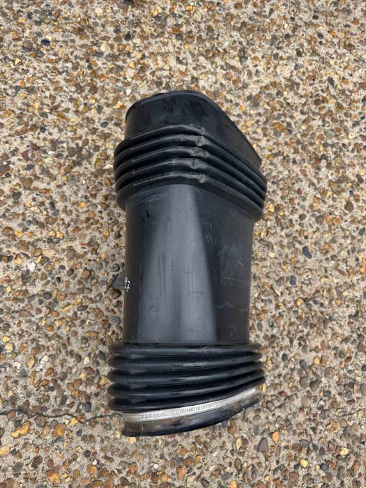 Volvo FH4/FH5/FM4/FM5 Air Intake Hose 21199194 21116214 1895710 Euro 6 Used view 6
