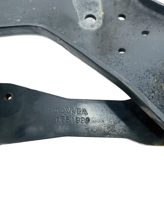 Scania 4 Series P/G/R/T Rear Cab Lock Bracket 1519439 1781929 RH Used OEM view 5
