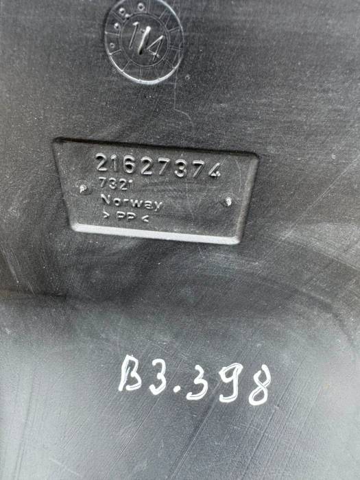 Volvo FH4/FH5 Air Intake Connection Pipe 21627374 7421627374 21627376 Used view 3