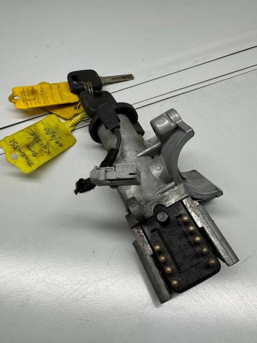 Volvo FH/FM Ignition Steering Lock with Keys 20398484 106343 1095710 Used view 4