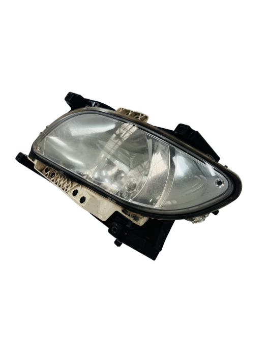 DAF XF106/CF Euro 6 Right Front Fog Lamp 1835887 2032704 RH 4082300596830 Used view 4
