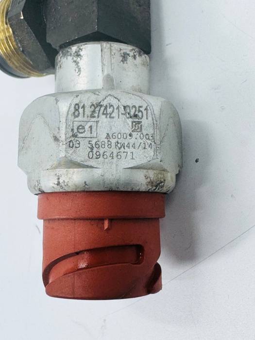 MAN TGA/TGS/TGX Air Pressure Sensor Switch 81.27421-0251 Euro 5/6 4047755395612 view 3