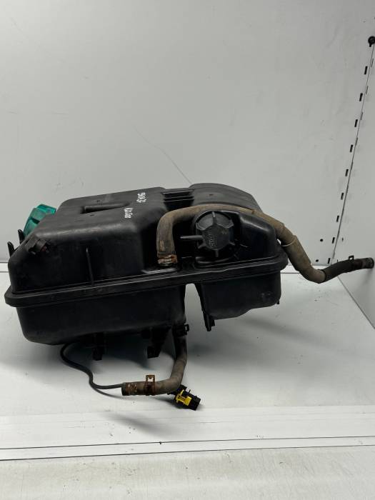 Daf XF/CF Coolant Expansion Tank 1960437 ­1939412 ­1939411 With Sensor Used view 2