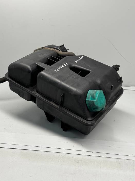 Daf XF/CF Coolant Expansion Tank 1960437 ­1939412 ­1939411 With Sensor Used view 4