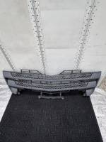 Mercedes Actros MP4/MP5 Centre Grille Panel A9618850253 A9618850053 Front Euro 6 view 4