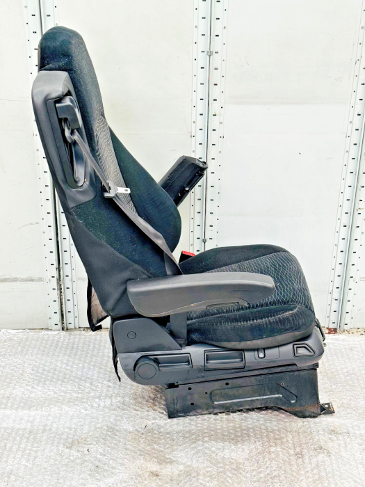 Mercedes Actros MP4 Driver Seat Grammer MSG115 A9609109201 Grammer MSG115 Used view 5