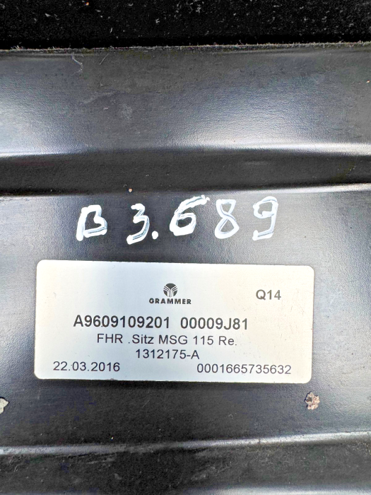 Mercedes Actros MP4 Driver Seat Grammer MSG115 A9609109201 Grammer MSG115 Used view 9