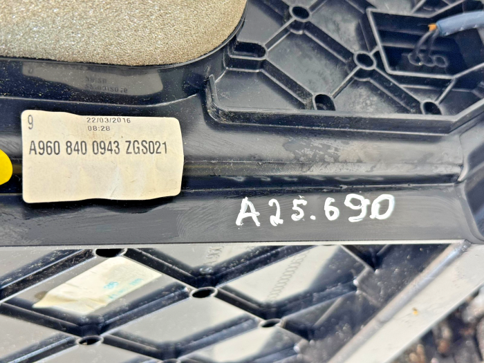 Mercedes Actros MP4 Cab Fridge Cool Box A9608400943 A9608200306 Euro 6 Used view 6