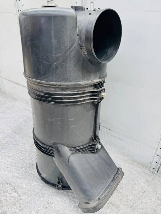 MAN TGX/TGS  Air Filter Housing 81084006070 81084050021 Euro 6 Used OEM view 3