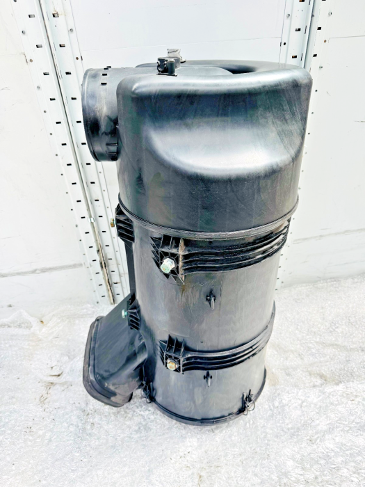 MAN TGX/TGS  Air Filter Housing 81084006070 81084050021 Euro 6 Used OEM view 4