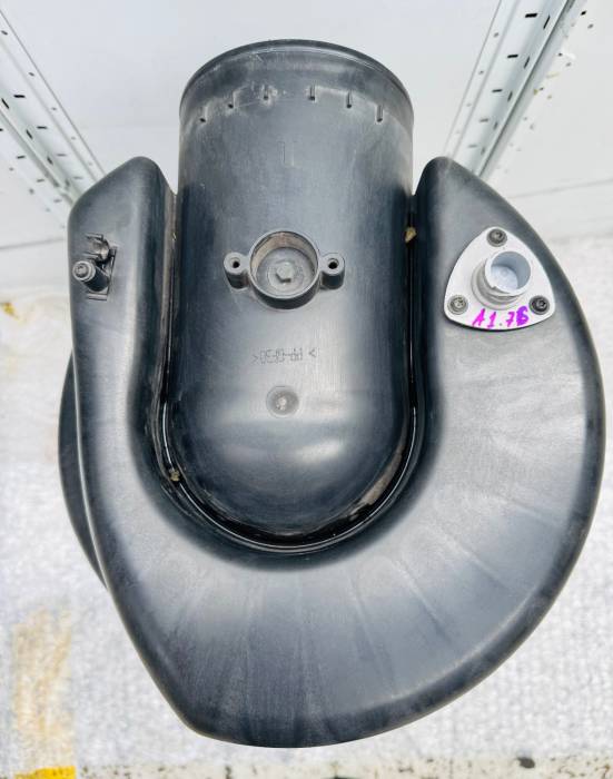 MAN TGX/TGS  Air Filter Housing 81084006070 81084050021 Euro 6 Used OEM view 6