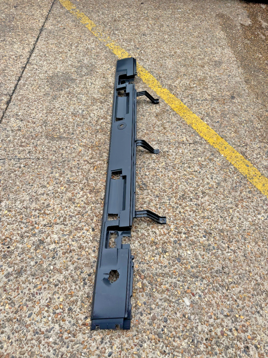 Volvo FH4/FM4 Windscreen Wiper Panel Centre RHD 84055528 82871726 Euro 6 Used view 3