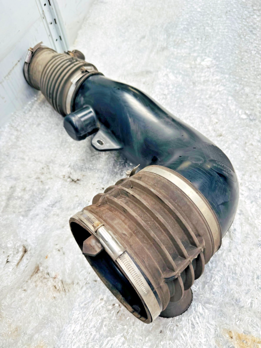 MAN TGS Air Intake Pipe Hose 81082010631 81.08201-0631 Original Used OEM view 5